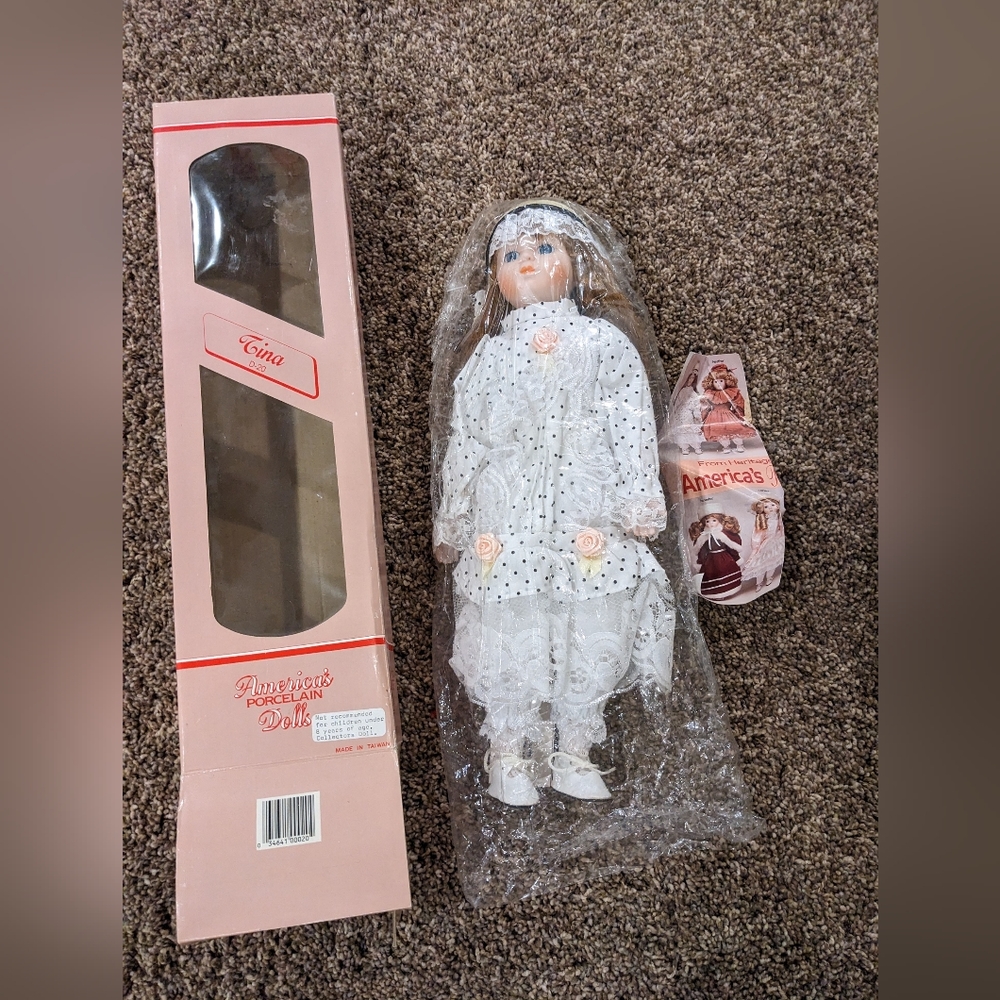 Rare Vintage 1988 America's Porcelain Dolls - Tina
